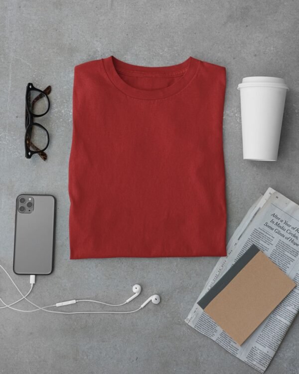 A PLAIN PRINTED REGULAR T SHIRT